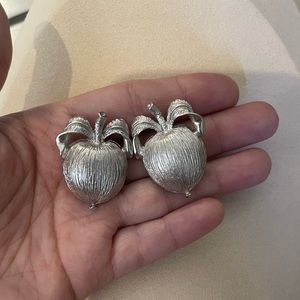 Vintage Sarah Coventry Silver Tone Clip On Earrings